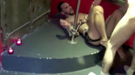 Une BBSM se fait punir et bondage par son ami