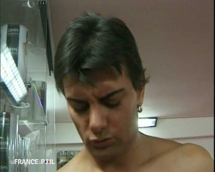 French Family Secrets: Cewek mesum rambut pirang ini dientot sama dua pria mesum...