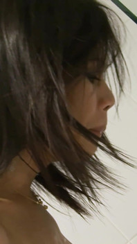 Asijská Ladyboy Vikki s velkými prsy chce anální sex