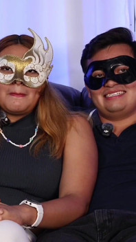Awek memujuk teman wanitanya untuk merakam video lucah pertamanya