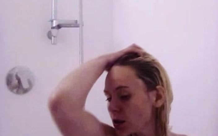 Staceystacked: Nasiąknięta milfy