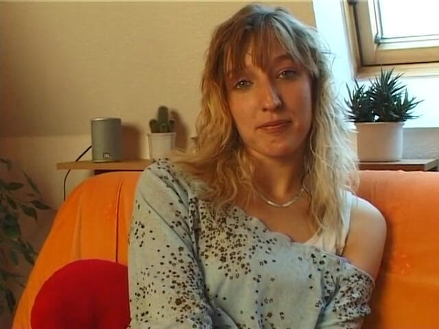 German Classic Porn videos: Angela non ha esperienza con il business del porno