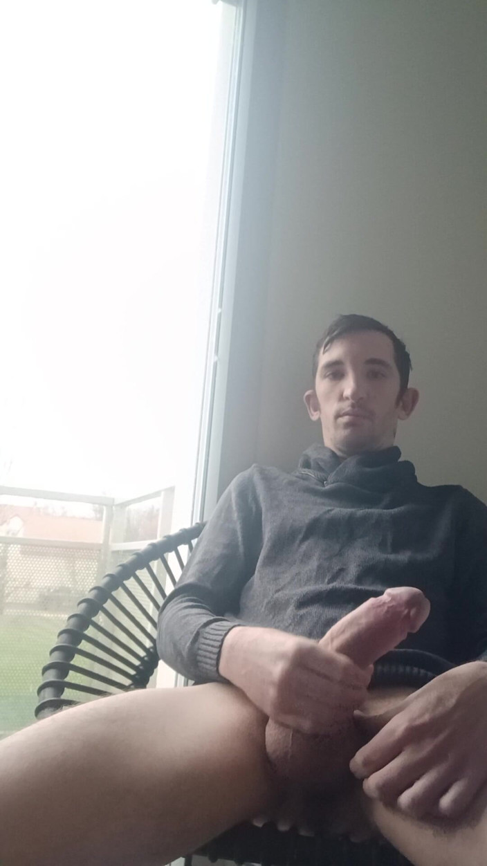 Alexis bondoux: Morning Handjob