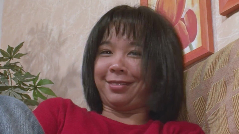 Swinger Friends Germany: Vrei să vezi mica mea gaură asiatică strâmtă?
