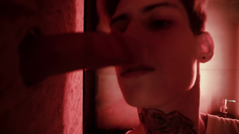 HotDogs studio: Wonder glory hole