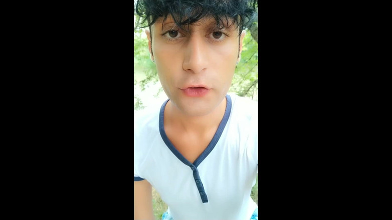 Idmir Sugary: Twink mestecă sperma până spumă, face ca sperma bule, apoi...