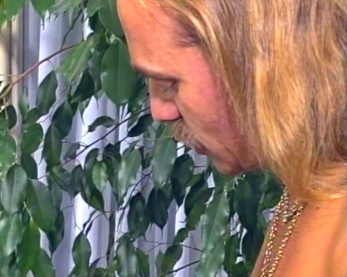 German Amateur Videos: 来自德国的多毛素人少女的阴户被干