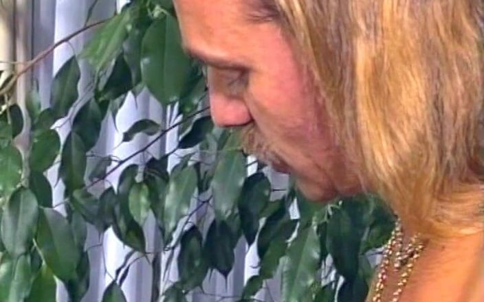German Amateur Videos: Hairy Amateur Teen From Germany Got Her Pussy Smashed