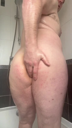 Rund röv duschar