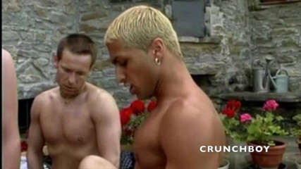 BAREBACK ORGY CLUB: Yougn hetero chlap šuká venku svého gay kamaráda 6