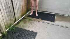 beardaddychub: Un ours se fait pisser dessus par une grosse bite...