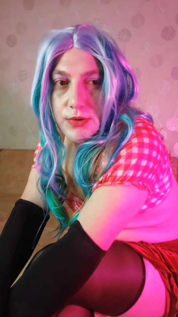 Kitty_Cross: Medusa xuất hiện Sissy khá pinky