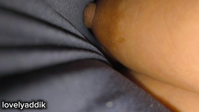 Lovelyaddik: Üvey anne onu battaniyenin altında izlemeyi seviyor