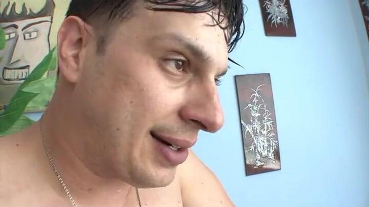 Time To Jerk Off: Morena linda disfruta de ser perforada con una polla gruesa