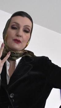 Elegan, Pertunjukan Fesyen Tudung Satin Shiny Satin JOI, Lady Victoria Valente