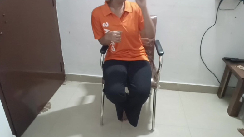 Priya ki Papa: Hladová a žíznivá ladná poručička neodejde