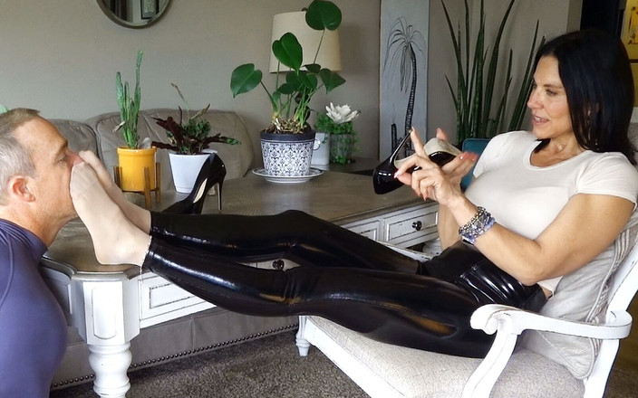 Goddess zephy: I'm Home, Bitch (all Day in Heels!!)