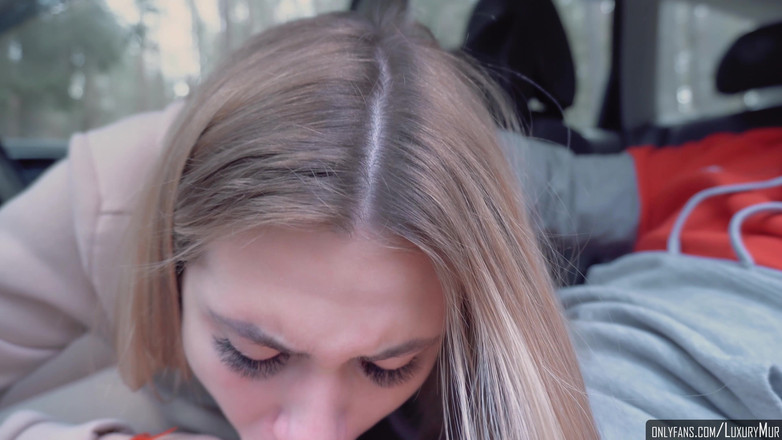 ReplayXXXLady: 대학 앞에서 새엄마 따먹기 - Luxurymur