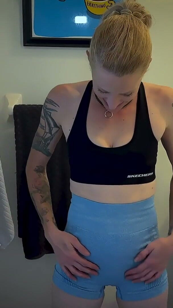 Gym Girl Desperation: Begging Daddy to Piss (Mila Mynx)