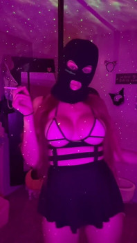 Artemisia Love sexy outfit e sessão de fumantes de Selfie para você