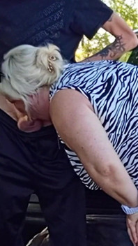 Chcaní v přírodě ošukal macechu do pusy a naplnil ji mrdkou