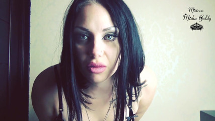Goddess Misha Goldy: Nettoie mon corps en sueur et mon trou du cul...