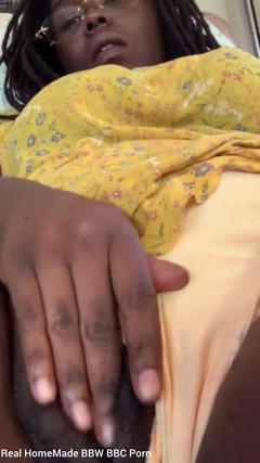 Super sexy ebony cuties: Höschen zur seite reiben meine enge behaarte schwarze muschi