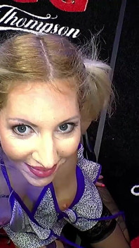 Blondynka Ggg Dziwka połyka ogromne obciążenia - Intensywne Bukkake