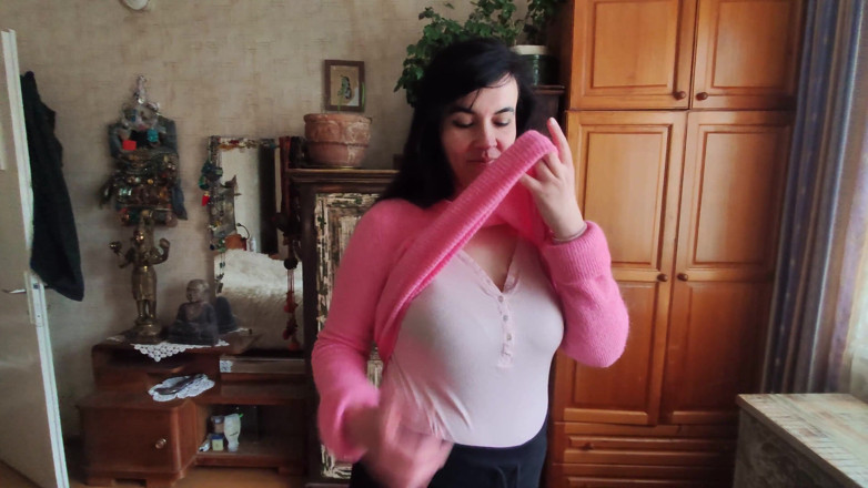 Hairy Homemade Amateur Orgasms: Kleed mijn kleren uit, onthul mijn harige poesje en doorhangende...