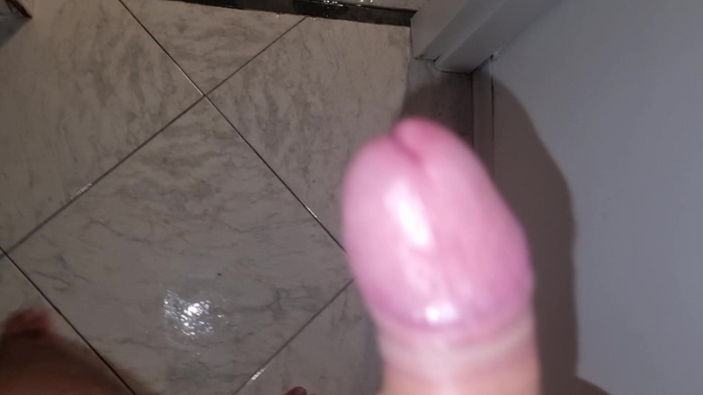 Alexander Audran: AMICA IN DOCCIA 1 IL MIO CAZZO NON HA RESISTITO - GEMITI...