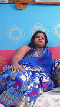 Desi Horny Indian Sexy Elder Step Sister Wants to Suck Her Step Brother Dick ( Hindi Audio )
