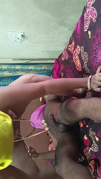 India caliente madrastra caliente vaca chica folla mientras chupa coño caliente