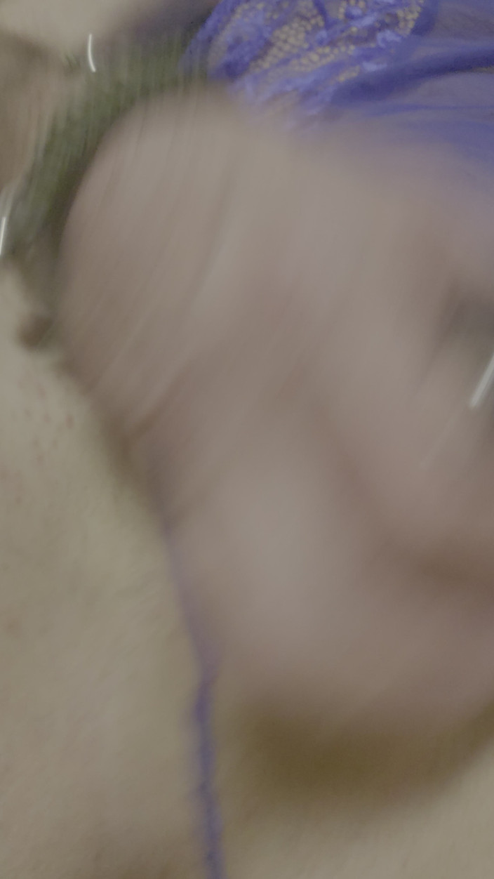 ALISA_XxX_: Alice masturbuje svůj klitoris v kleci
