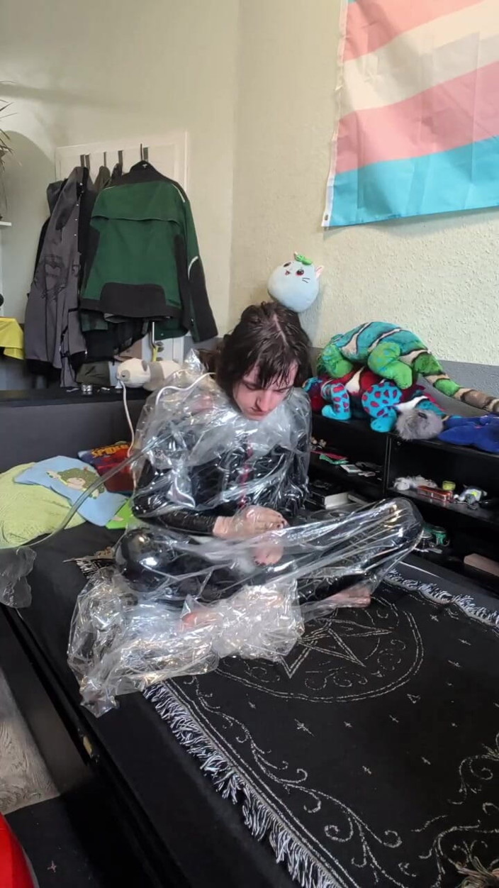 AJ_the_catgirl: Vacum Selfbondage vyprší