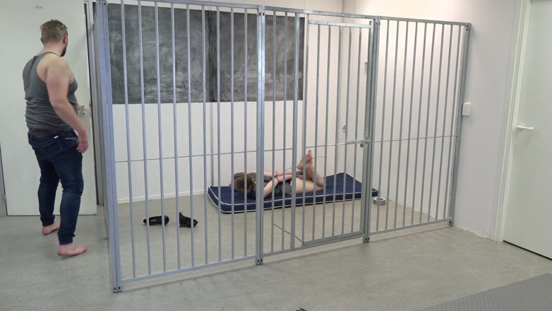 Restricting Ropes: Cobie - prison guard overpowered