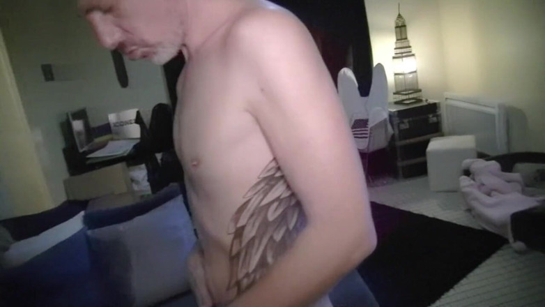 French Twinks Amator videos: Twink gợi cảm bị cha lạm dụng