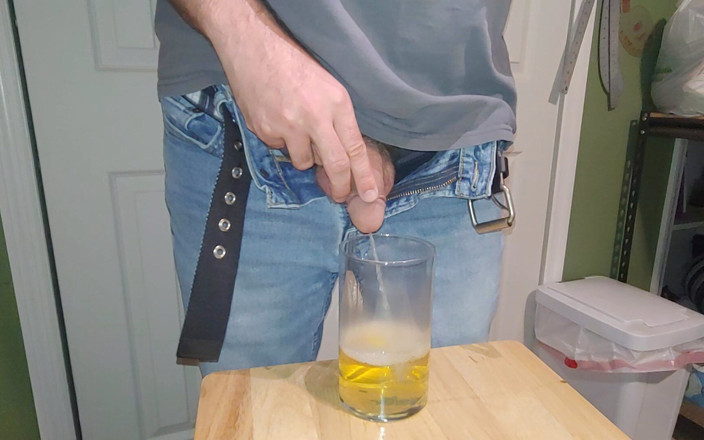 Reindy: Mixing Cum and Piss in My Office