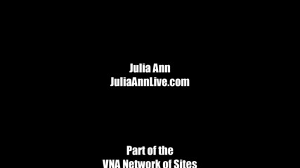 Julia Ann: Julia Ann buttplug-training
