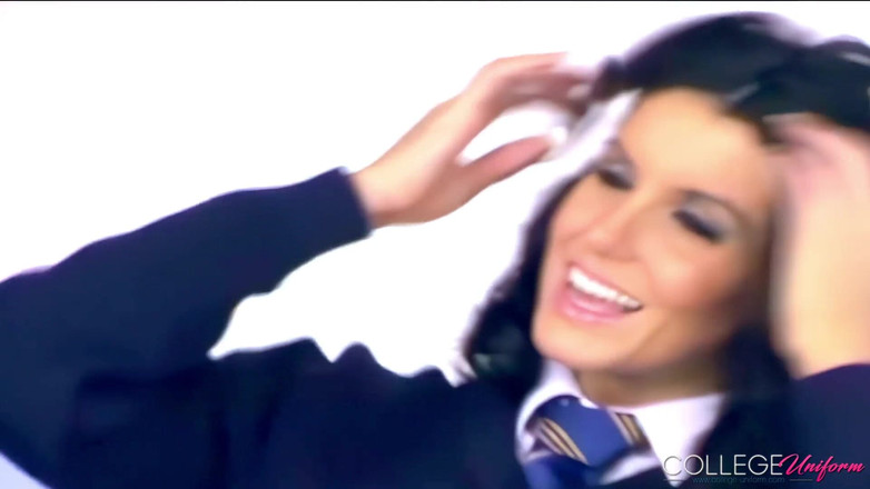 College Uniform: Stoking dan pakaian seragam menampilkan Fiona G