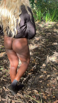 Ebony Venkovní Sólo Tease - Nahá V Lese
