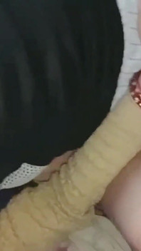 Adik tiri memenuhi fantasi seks abang tirinya dalam mimpinya, video seks hindi