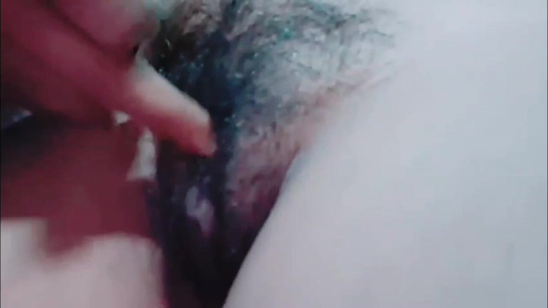 TricolorMusic3: Mes gros seins sexy sont très étroits, ils ont besoin d’être...