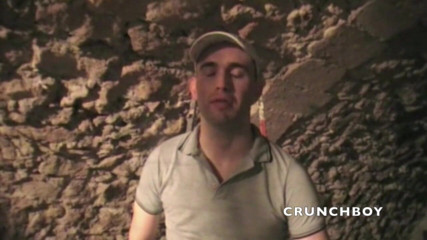 STRAIGHT BOY CURIOUS: Due ragazzi scally bisessuali scopano in un seminterrato discreto