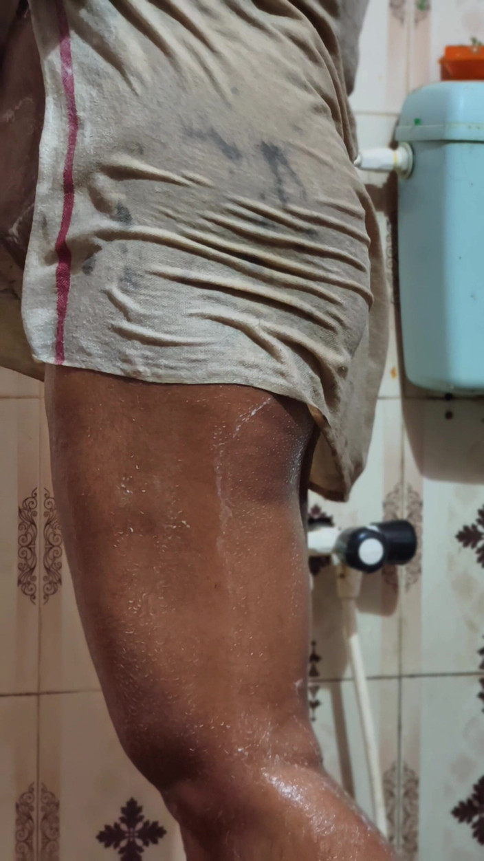 Realmallucouplevlog: Gadis salem mallu lagi asik mandi