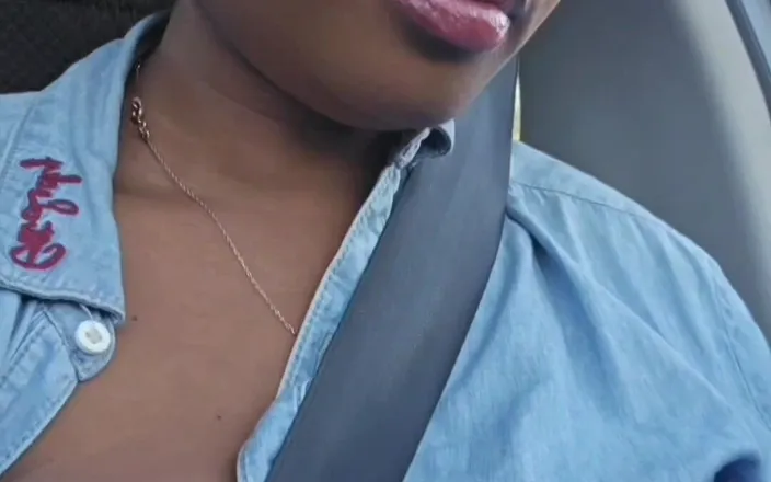 Belle: Exhibition En Voiture