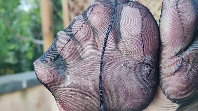 Goddess Lena: Teasing in Echten Nylonstrümpfen