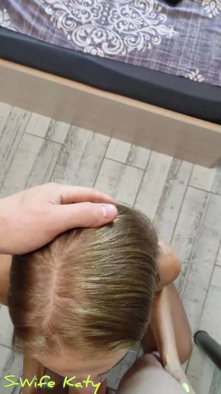 S-Wife Katy: Sperma på det vackra ansiktet av fru Katy