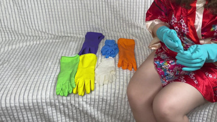 Cherryonthecake231: Probándose guantes de látex - diferentes colores