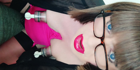 Emma Browne: 肮脏的变性人艾玛玩