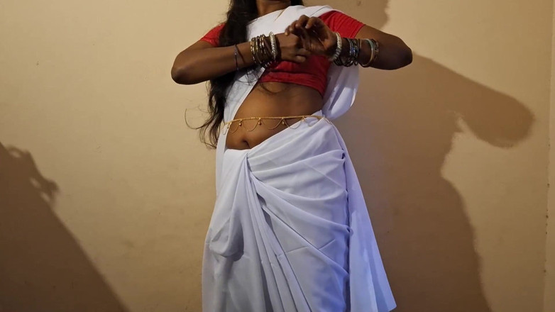 Delightrose: Seks India panas antara hantu wanita dengan lelaki